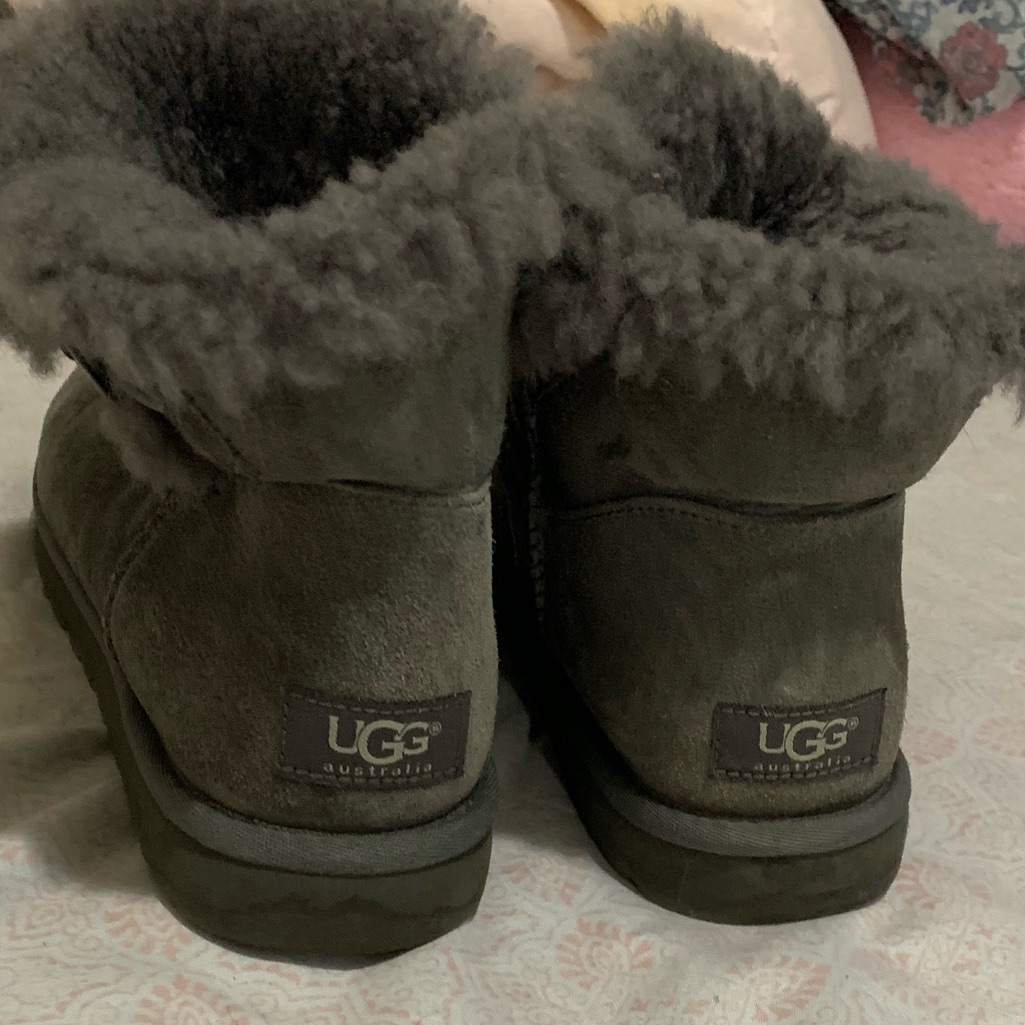 Mini Bailey Button Ugg